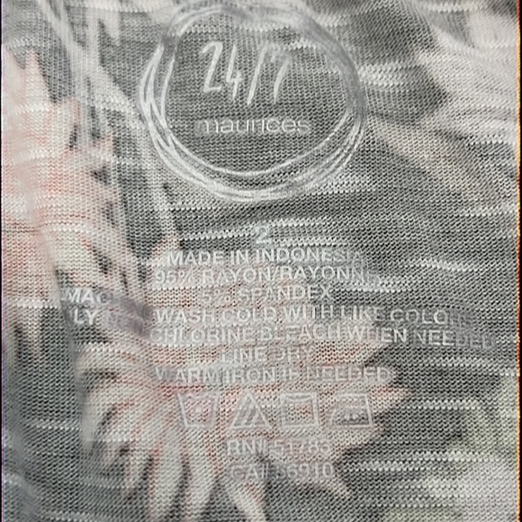 Plus Size Maurices 24/7 Floral Tee Sz 2x - Picture 4 of 4